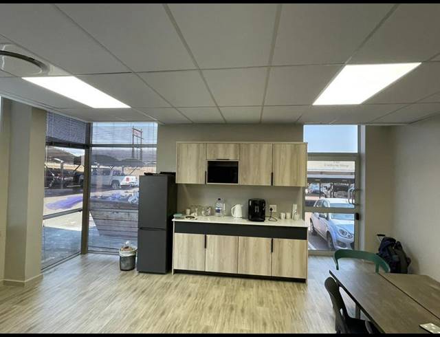 BUSINESS PROPERTY TO RENT IN MIDSTREAM ESTATE